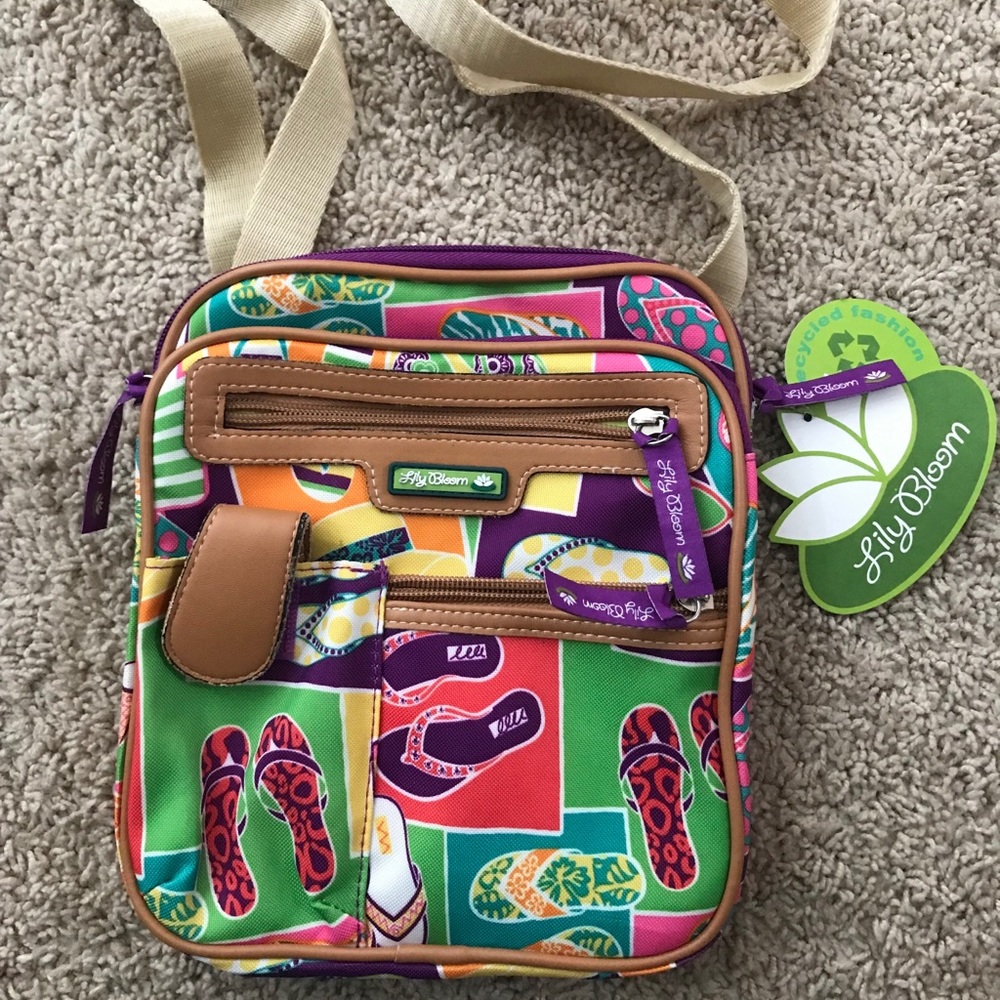 BNWT Lily Bloom Flip-Flip Gigi Crossbody
